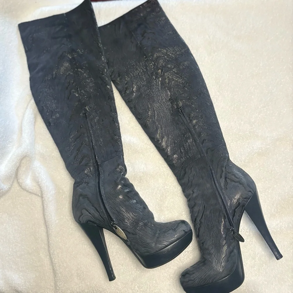 GUC LORIBLU- Over the Knee Suede Blue Heeled Boots. Size 36